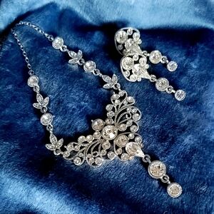 NEW Clear Crystal Necklace & Earring Set
